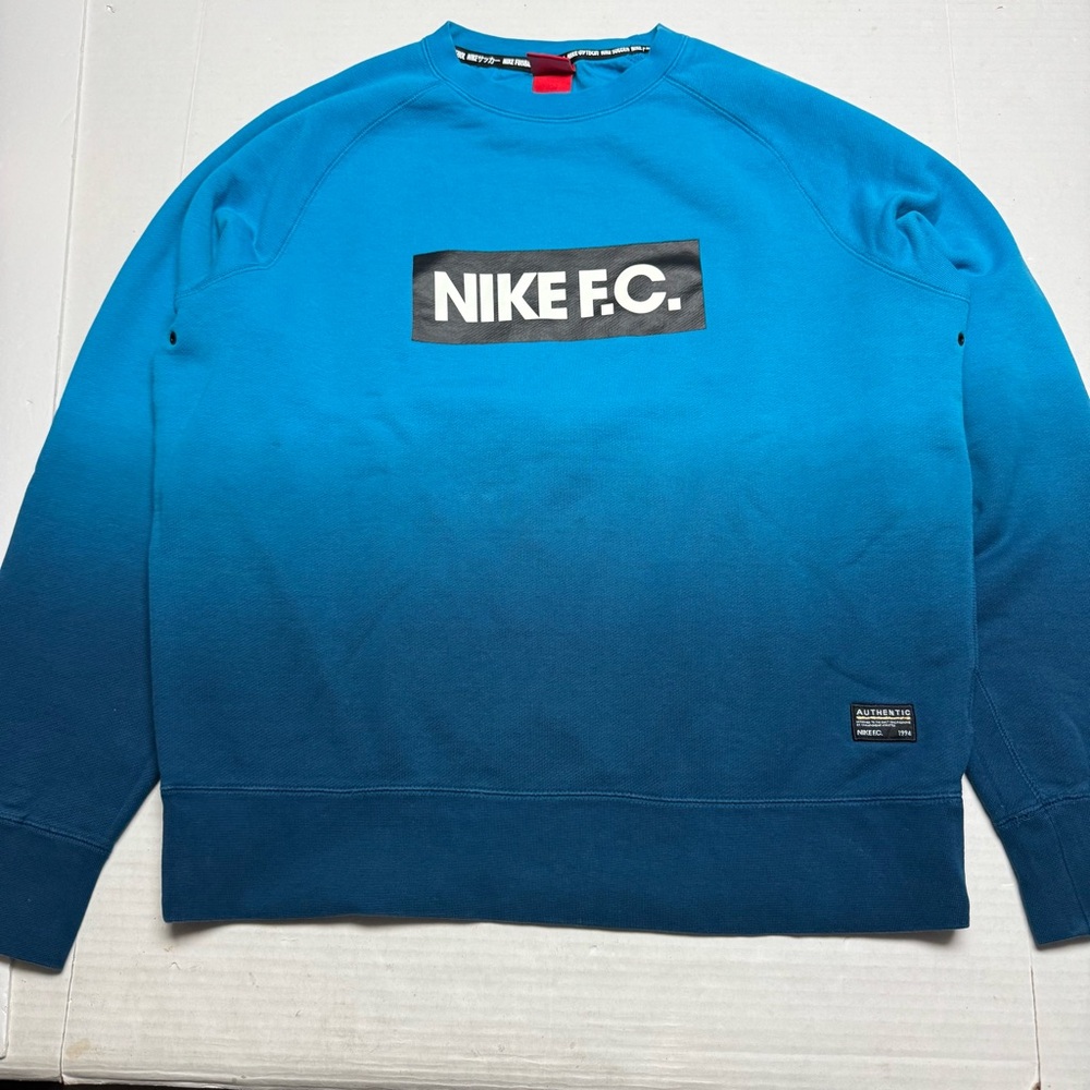 Nike FC Nike Football Club Soccer Crew Neck Sweatshirt In blue Ombre Size: Large